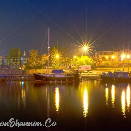 بيت للعطل No 2 Leitrim Road *